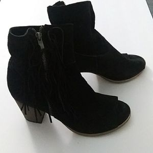 MIA Black Leather Fringe Open Toe Heel In Size 8.5